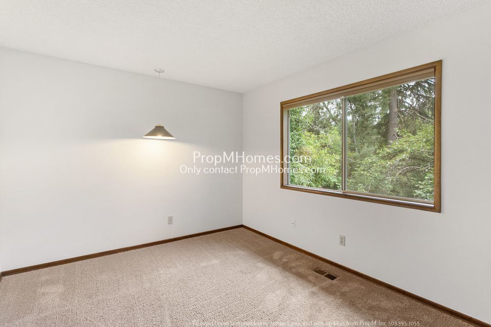 Spacious Elegance: A Four-Bedroom Retreat in the Heart of Palisades! property image