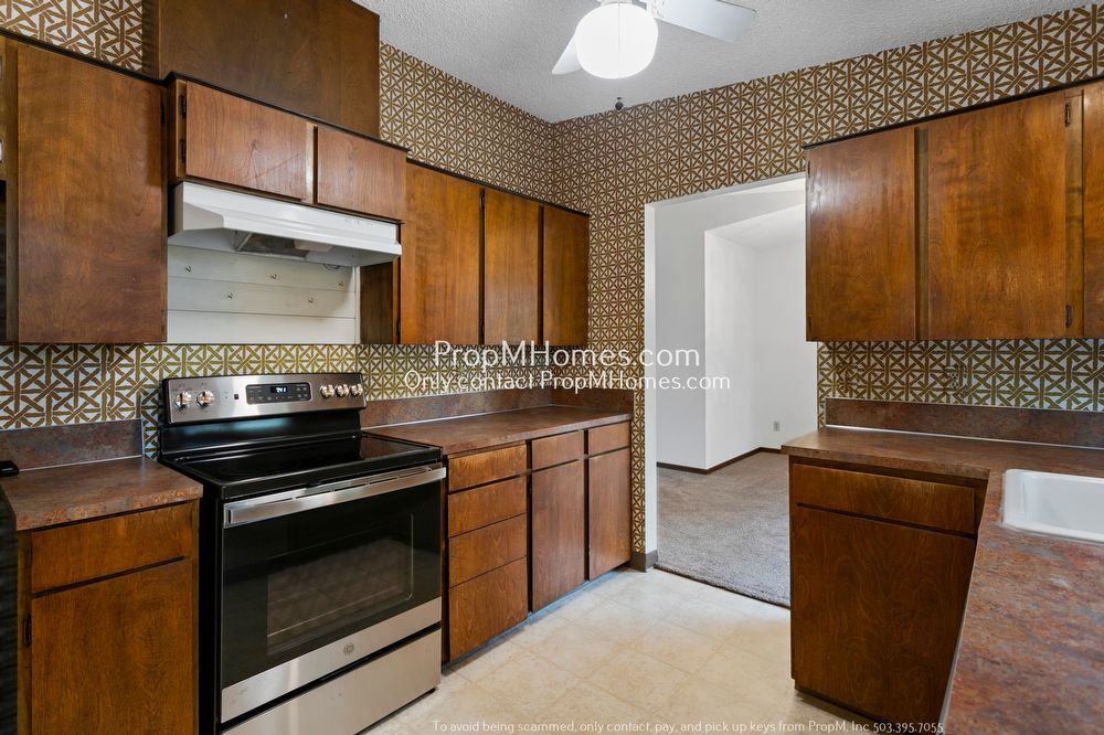 Spacious Elegance: A Four-Bedroom Retreat in the Heart of Palisades! property image