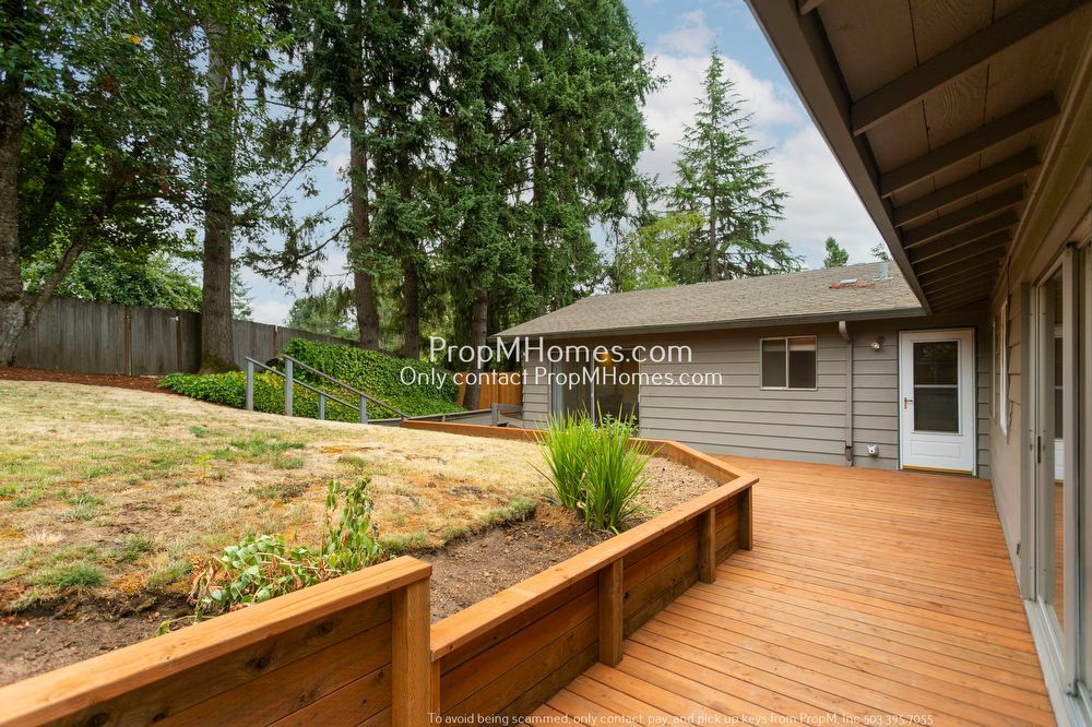 Spacious Elegance: A Four-Bedroom Retreat in the Heart of Palisades! property image