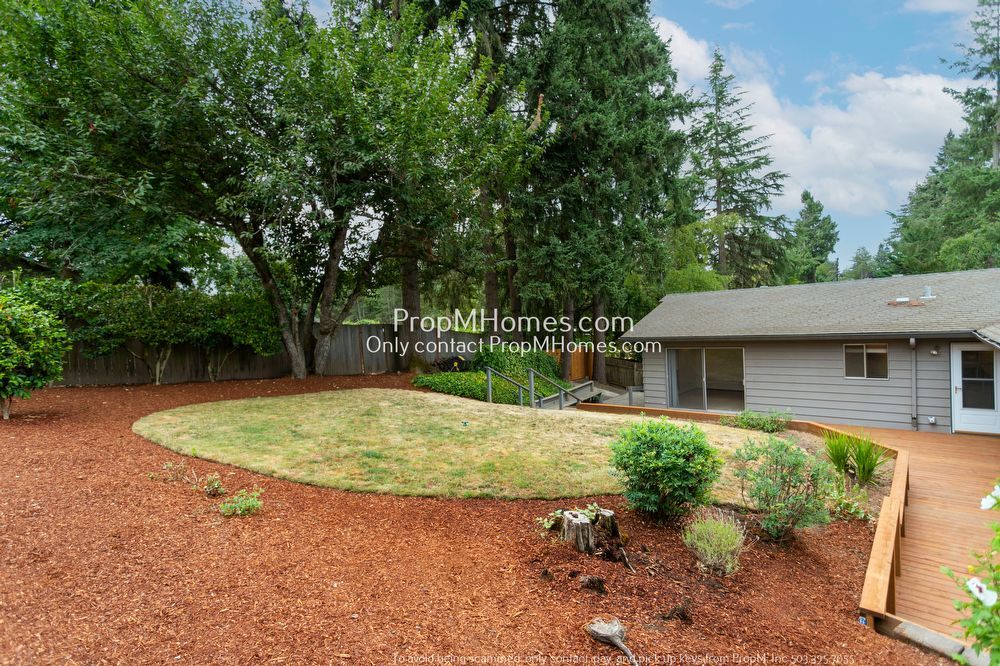 Spacious Elegance: A Four-Bedroom Retreat in the Heart of Palisades! property image