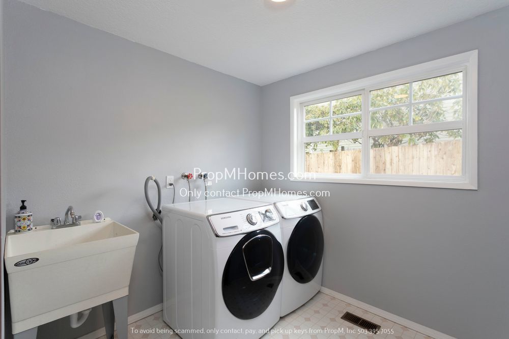 Stunning Three Bedroom Home in Hidden Springs! property image