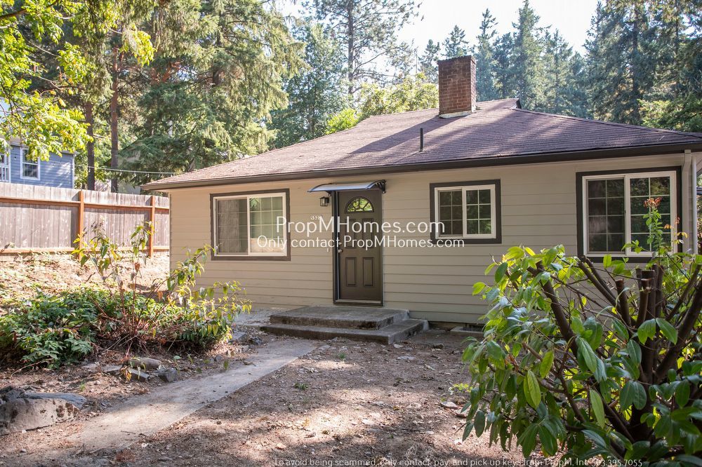 2 Bedroom Home on a Large Lot in SW! property image