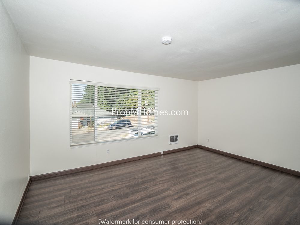 Updated 2 Bedroom Unit in the Heart of SE! property image