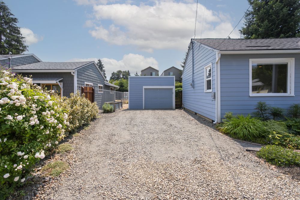 Charming 2-Bedroom Haven in SE Portland! property image