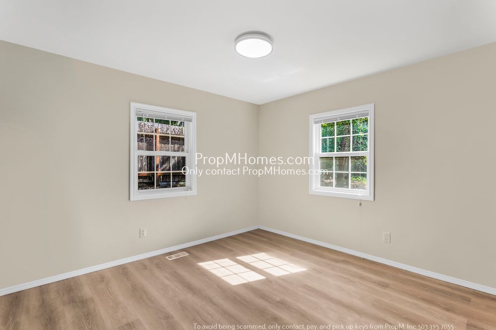 2 Bedroom Home on a Large Lot in SW! property image