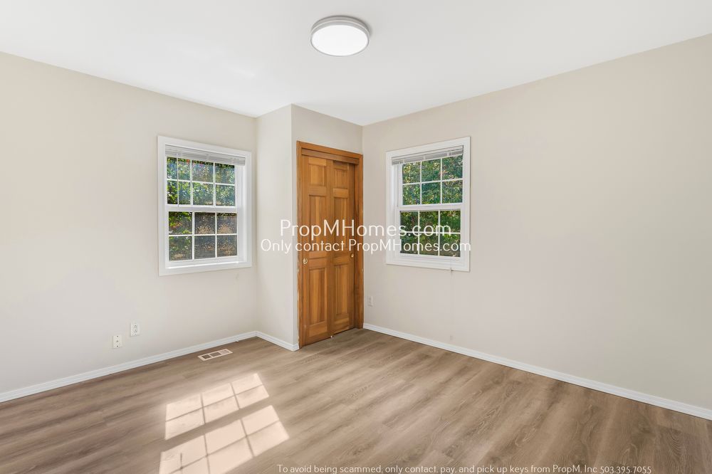 2 Bedroom Home on a Large Lot in SW! property image