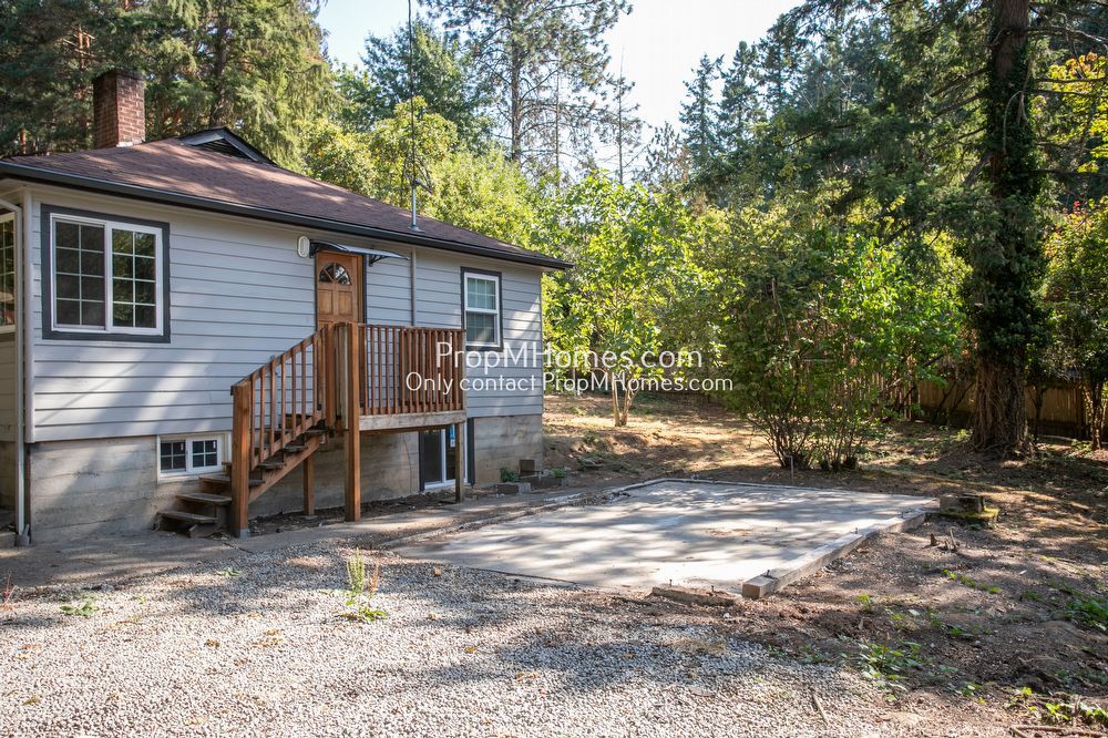 2 Bedroom Home on a Large Lot in SW! property image
