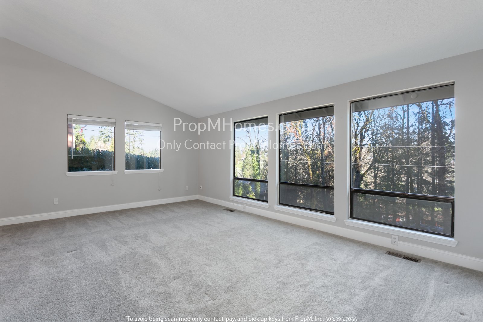 Stunning Five-Bedroom Rental in Milwaukie, Oregon: Your Perfect Home Awaits! property image