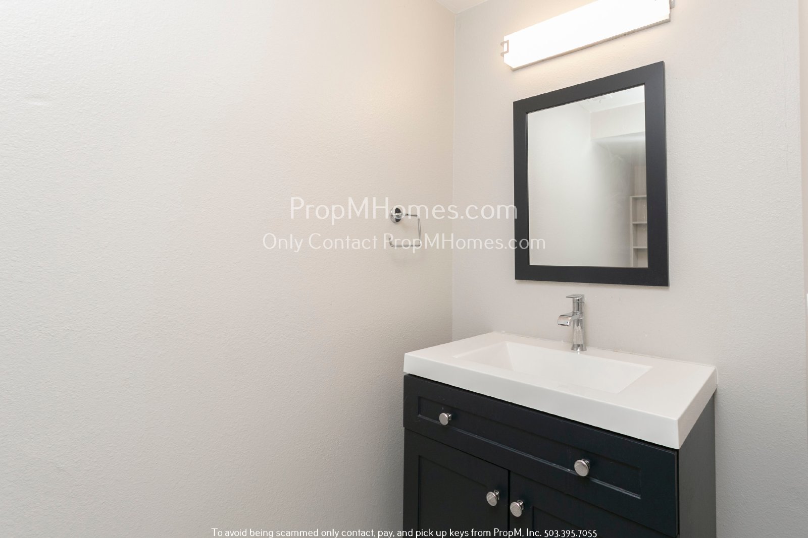 Stunning Five-Bedroom Rental in Milwaukie, Oregon: Your Perfect Home Awaits! property image