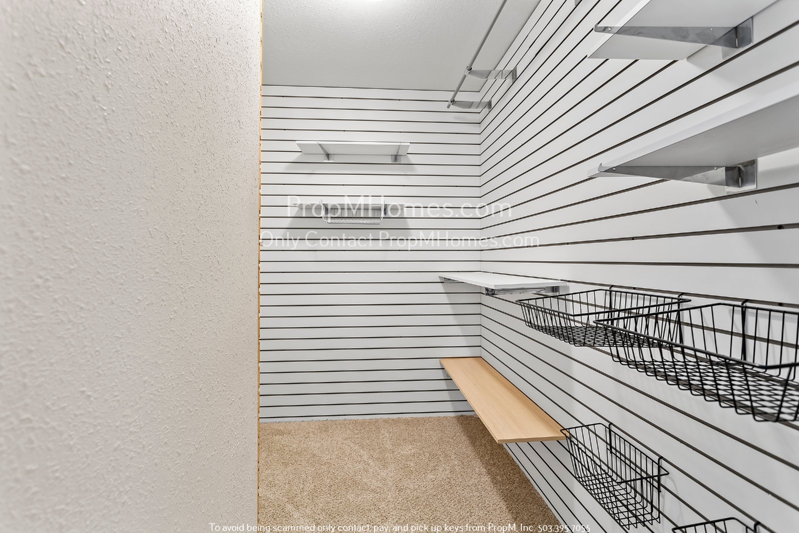 Lake Oswego Two Bedroom Home - New Updated Kitchen! property image