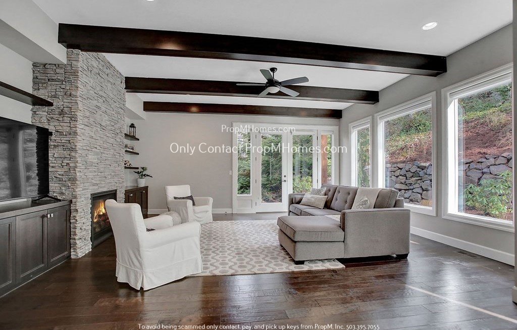 Luxury Four Bedroom Home In Lake Oswego! property image