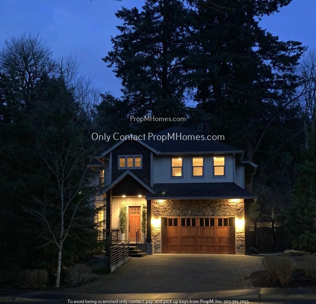 Luxury Four Bedroom Home In Lake Oswego! property image
