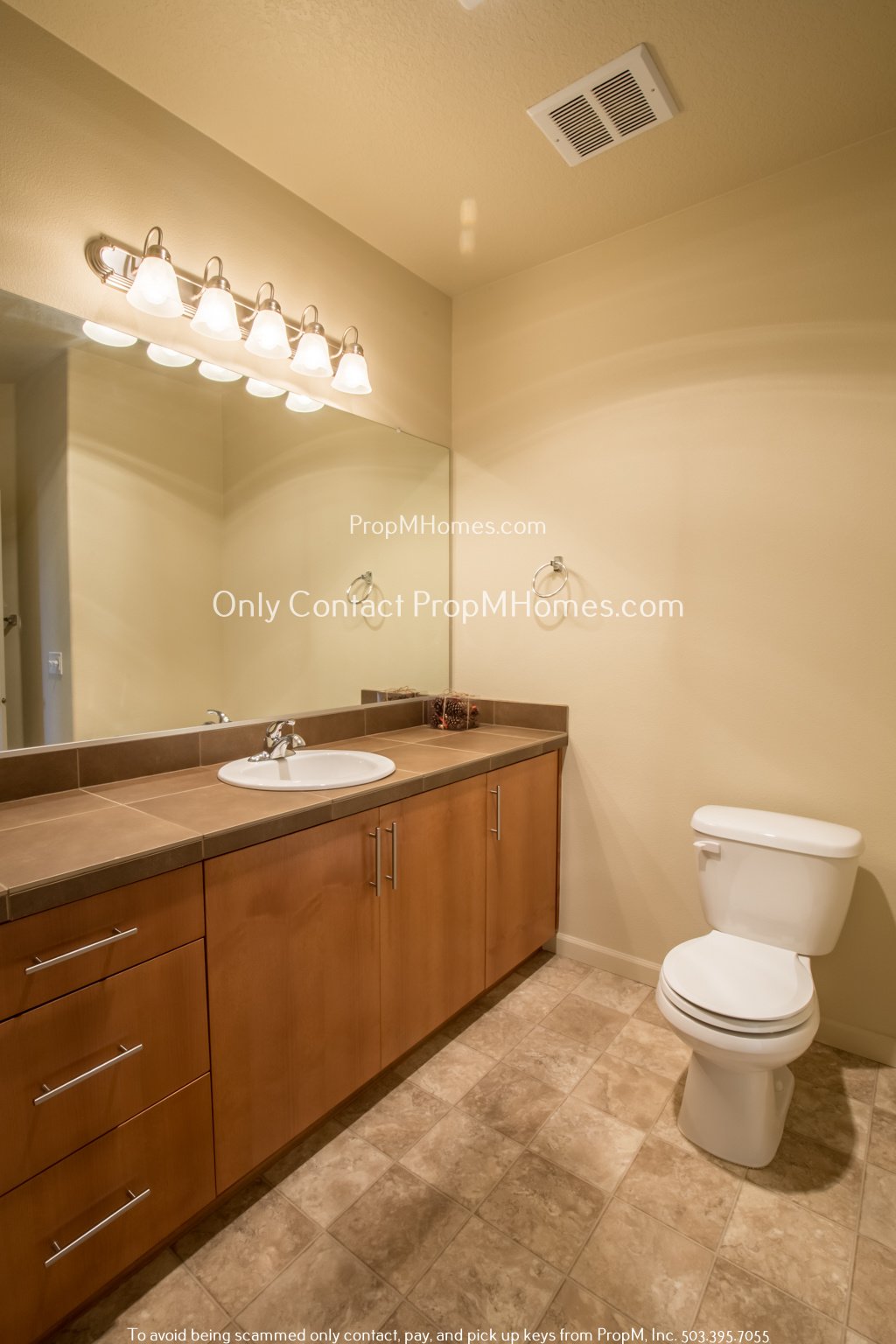 Great Views! Beautiful Two Bedroom, Two Bath Condo - Top Floor, End Unit! property image
