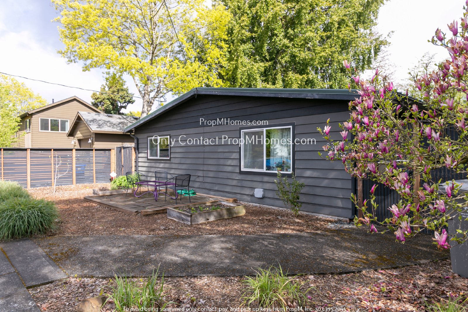 Lovely Two Bedroom Duplex In North Portland W/ Beautiful Backyard! property image