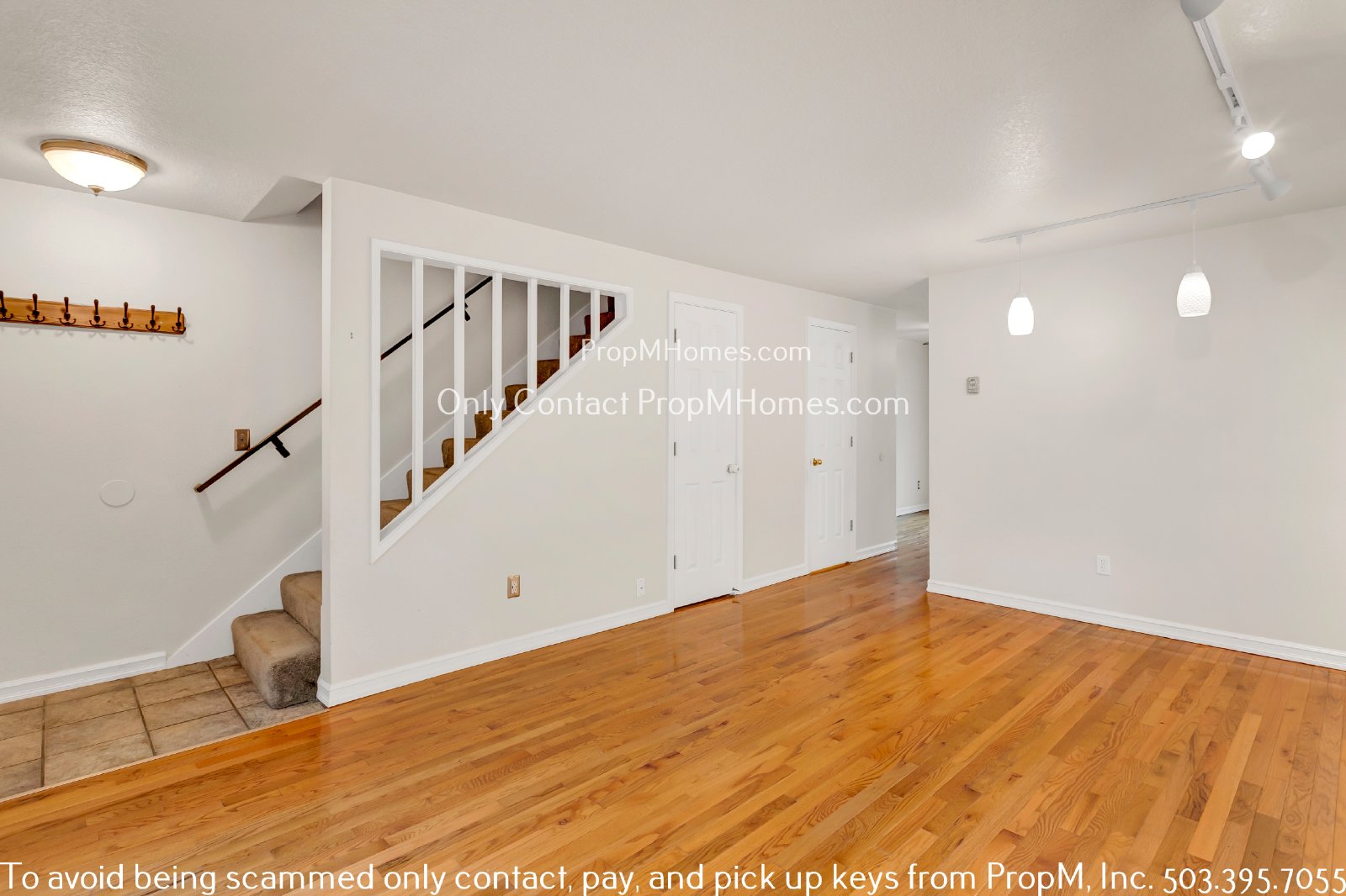 Charming Two Bedroom Condo with Close Access to I-5! property image