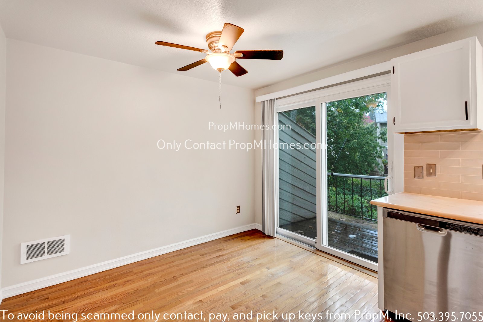 Charming Two Bedroom Condo with Close Access to I-5! property image
