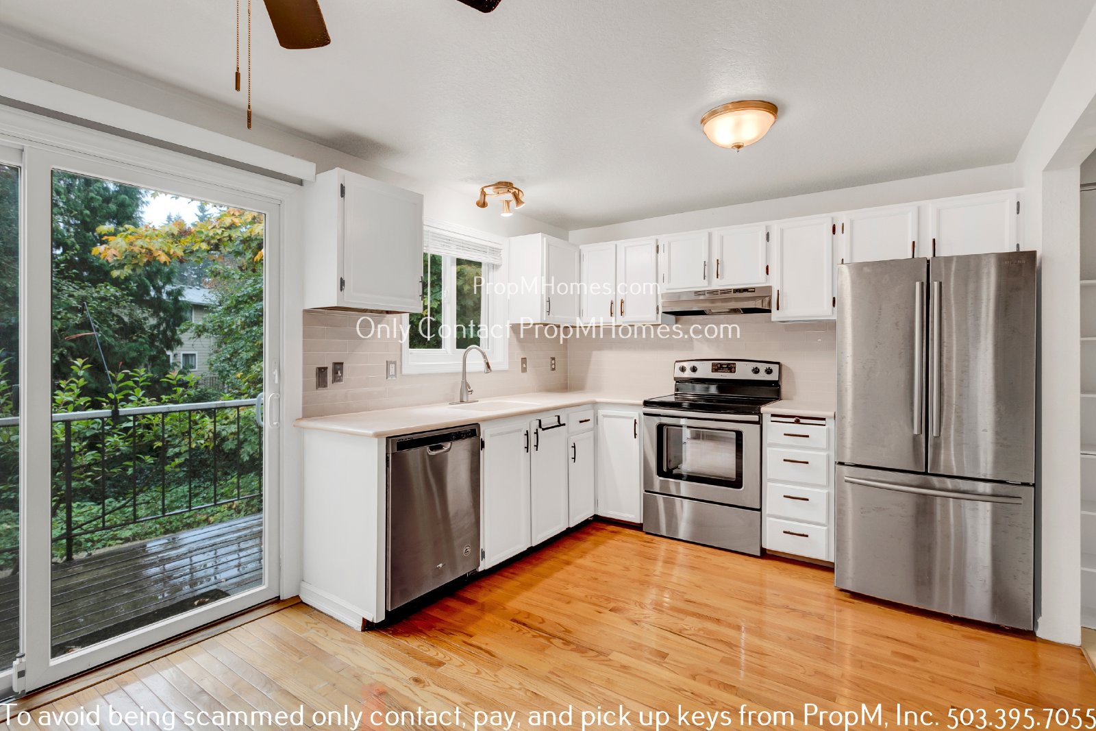Charming Two Bedroom Condo with Close Access to I-5! property image