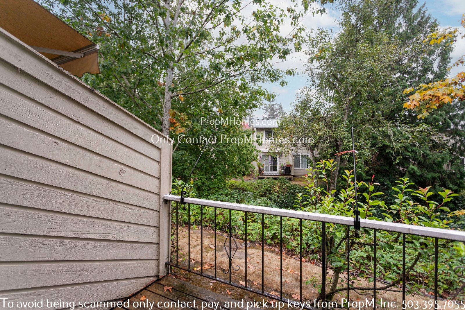 Charming Two Bedroom Condo with Close Access to I-5! property image
