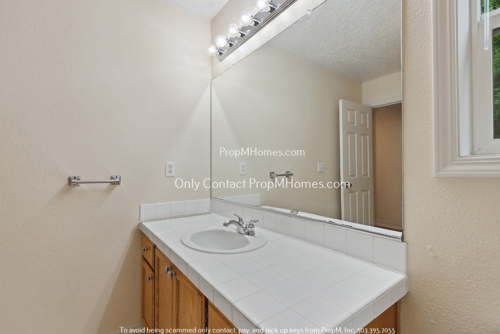 Bethany Gem: Suburban Living Near Parks and Shopping! property image