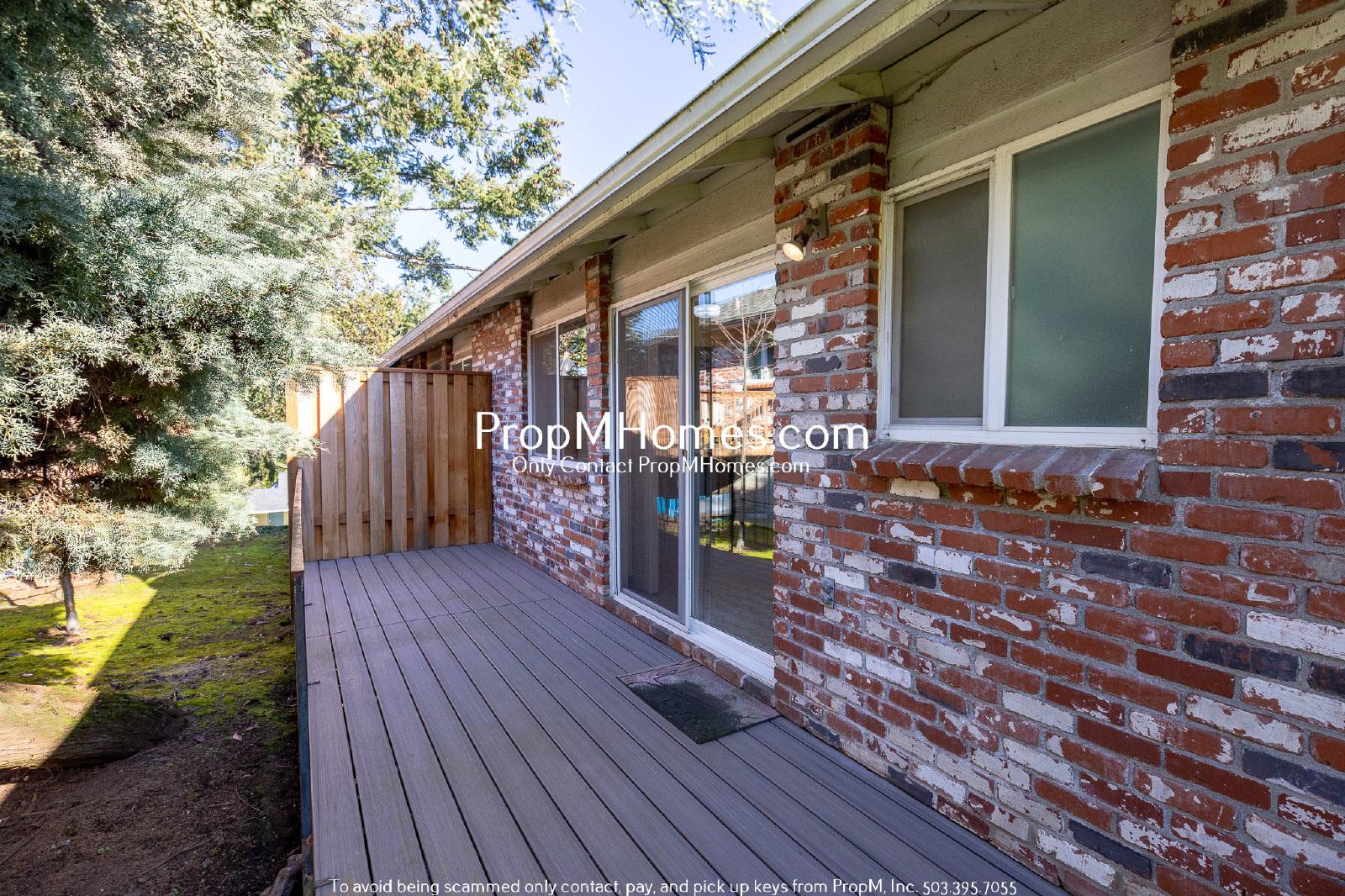 Two Bedroom Charmer in the Heart of Oregon City - Garage Included! property image