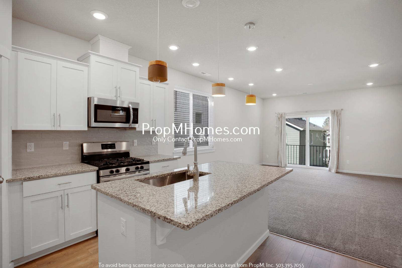 Modern Three Bedroom Home in SW Portland! property image