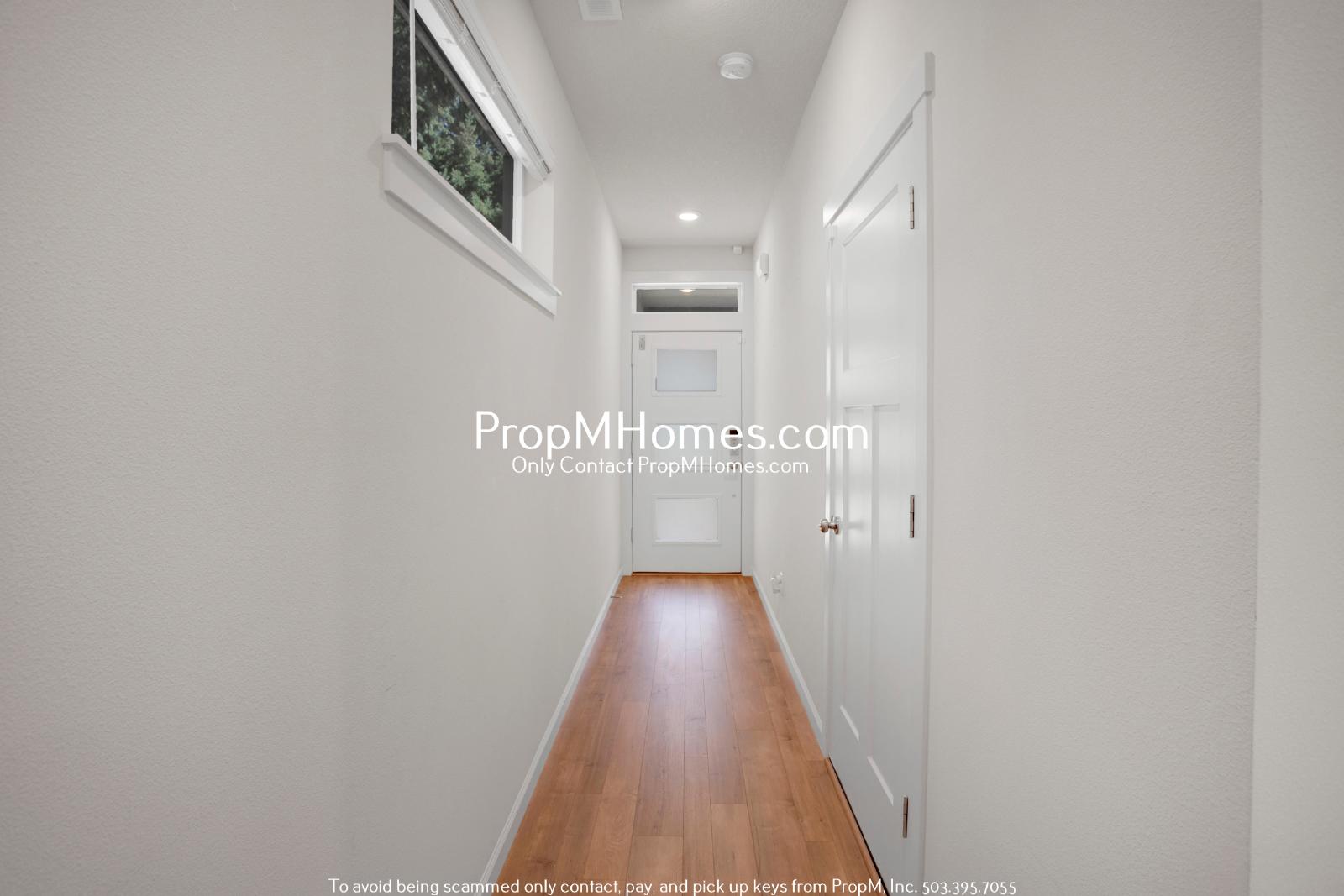 Modern Three Bedroom Home in SW Portland! property image
