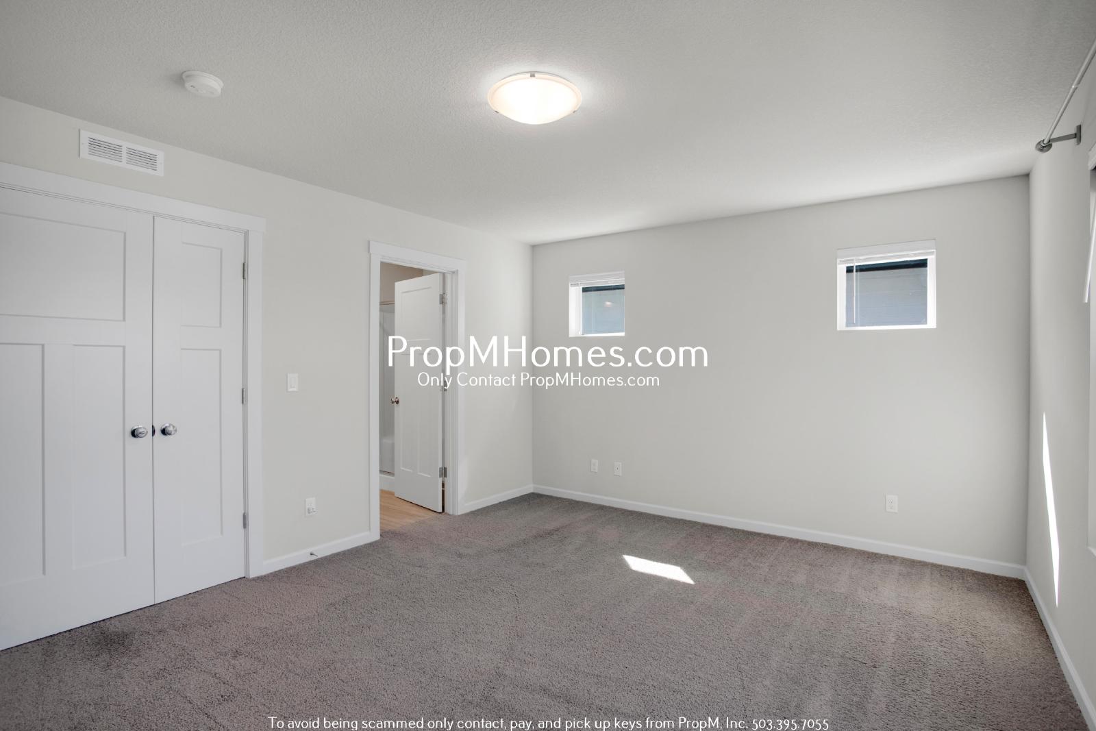Modern Three Bedroom Home in SW Portland! property image