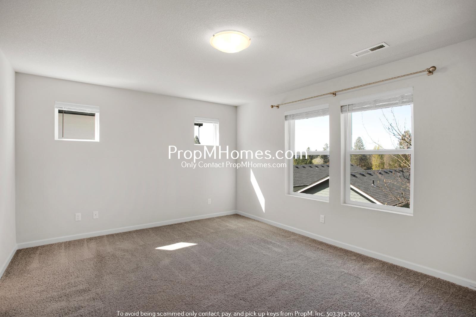 Modern Three Bedroom Home in SW Portland! property image