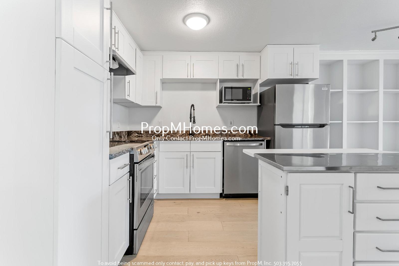 Beautifully Updated Condo in Multnomah Village - 3 Bedrooms! property image