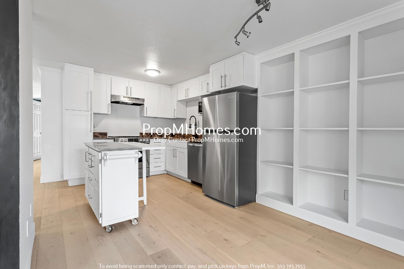 Beautifully Updated Condo in Multnomah Village - 3 Bedrooms! property image