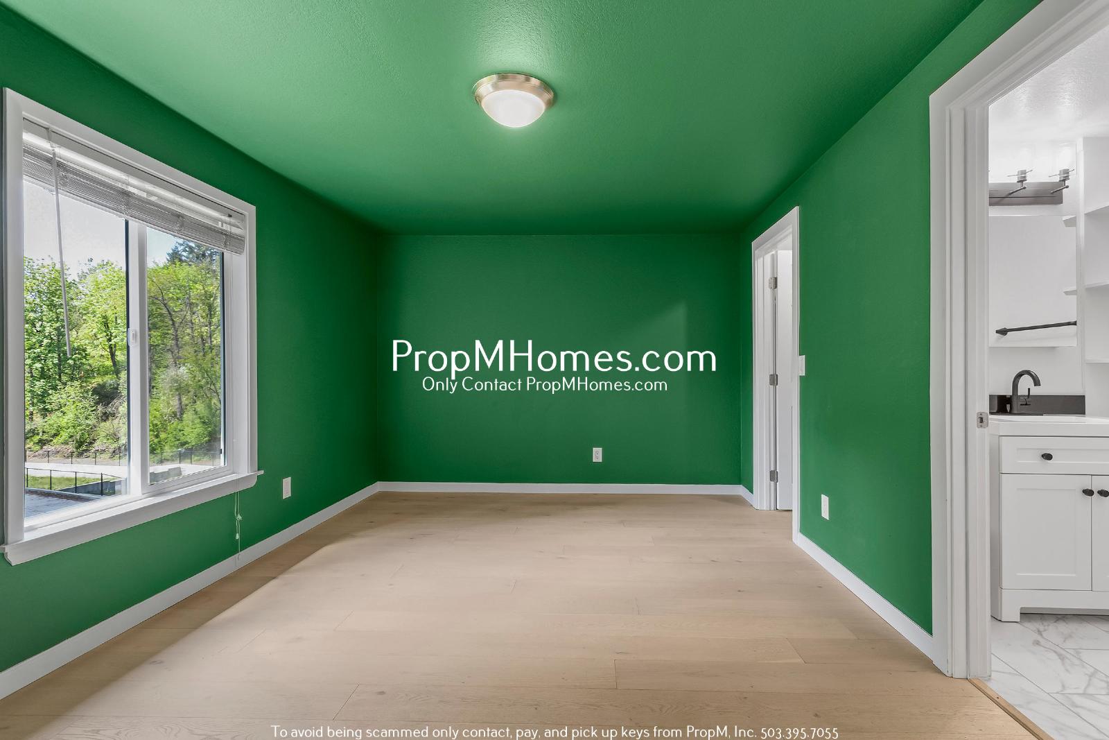 Beautifully Updated Condo in Multnomah Village - 3 Bedrooms! property image