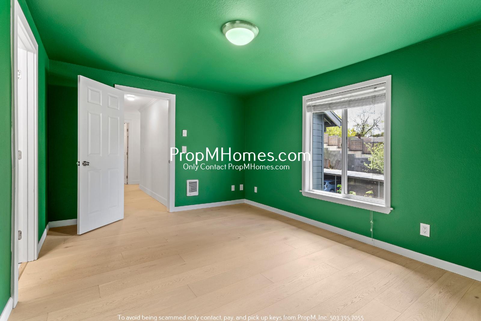 Beautifully Updated Condo in Multnomah Village - 3 Bedrooms! property image