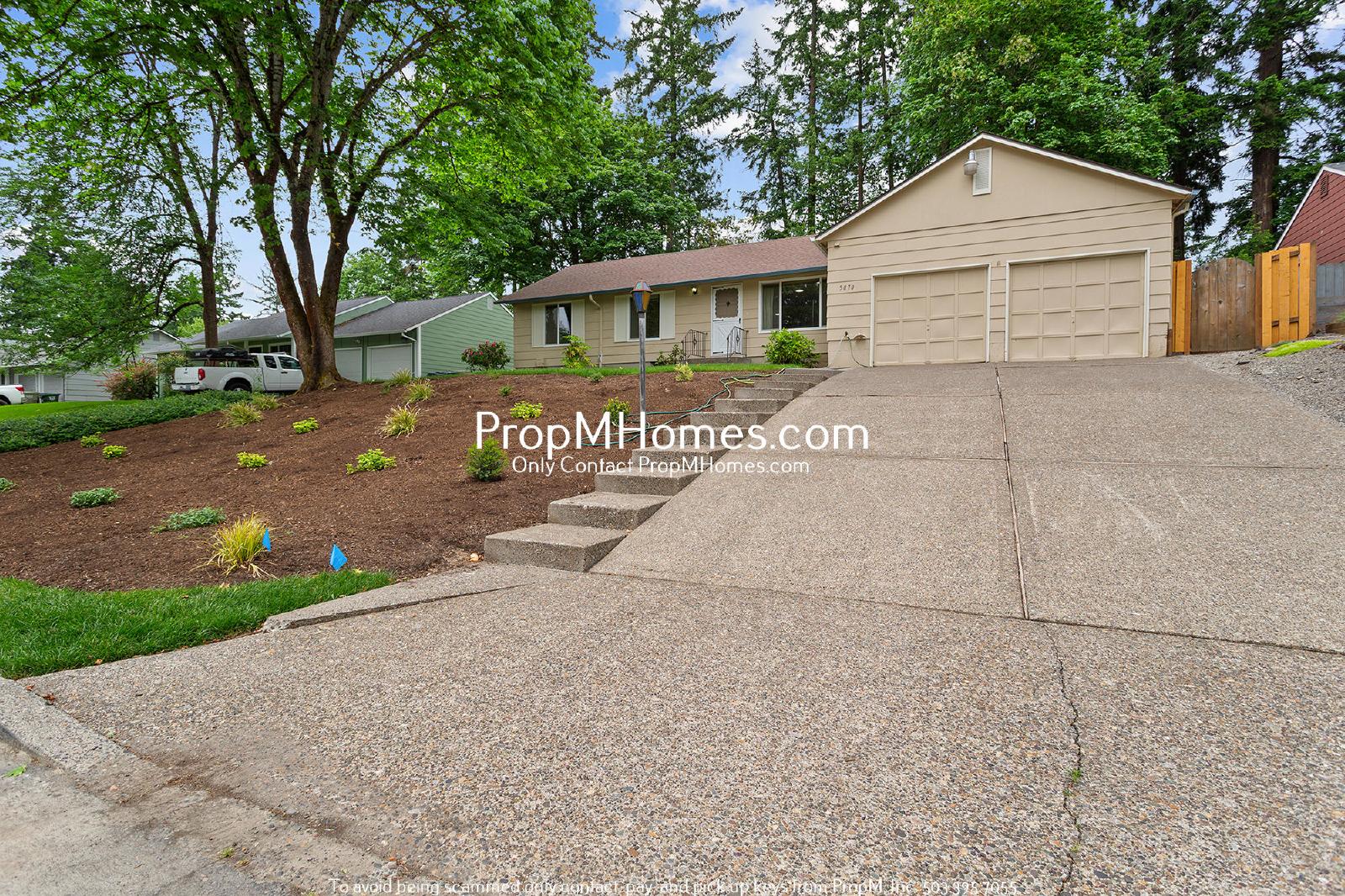 Updated 3 Bedroom Home in Aloha - Large Fenced Yard! property image