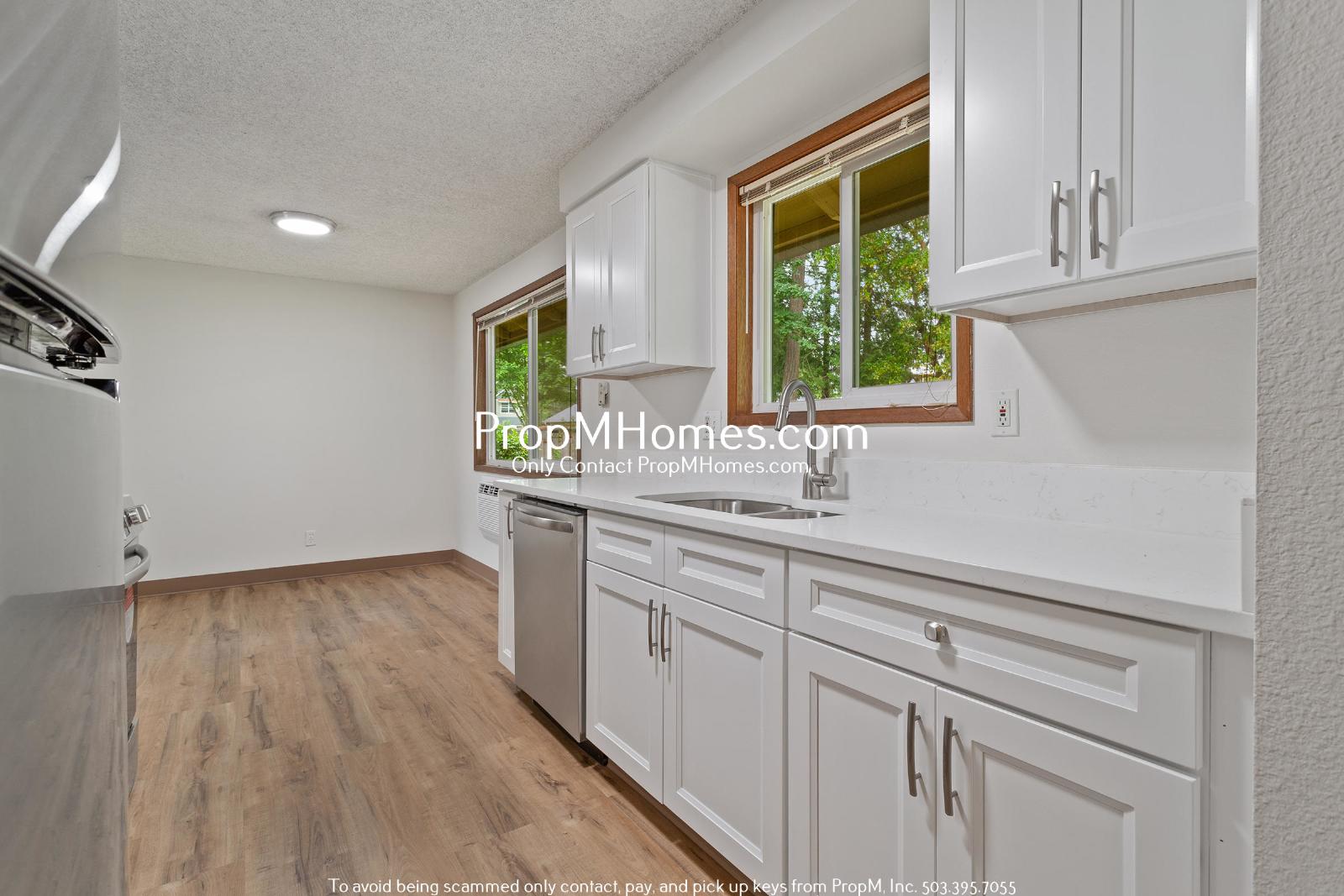 Updated 3 Bedroom Home in Aloha - Large Fenced Yard! property image