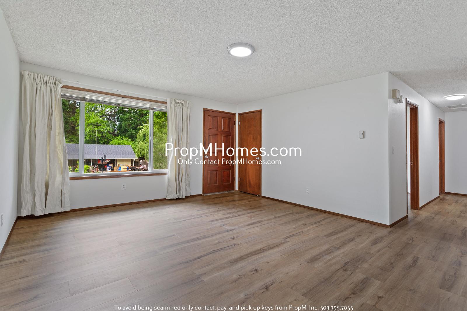 Updated 3 Bedroom Home in Aloha - Large Fenced Yard! property image