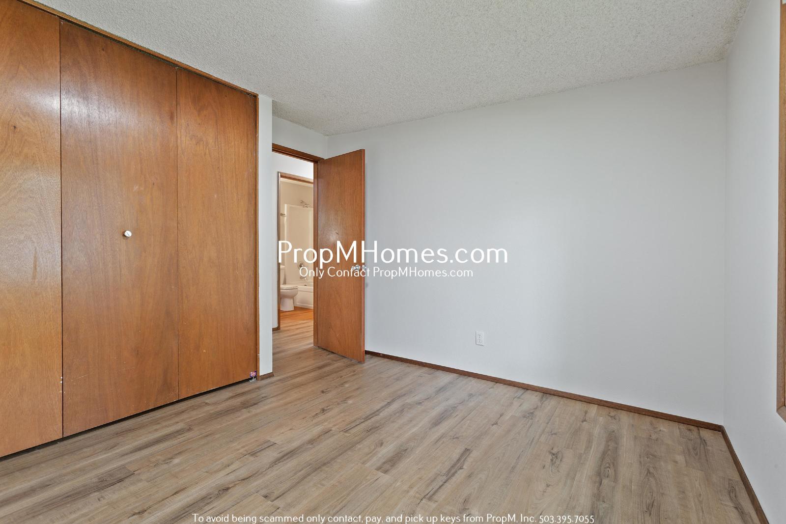 Updated 3 Bedroom Home in Aloha - Large Fenced Yard! property image
