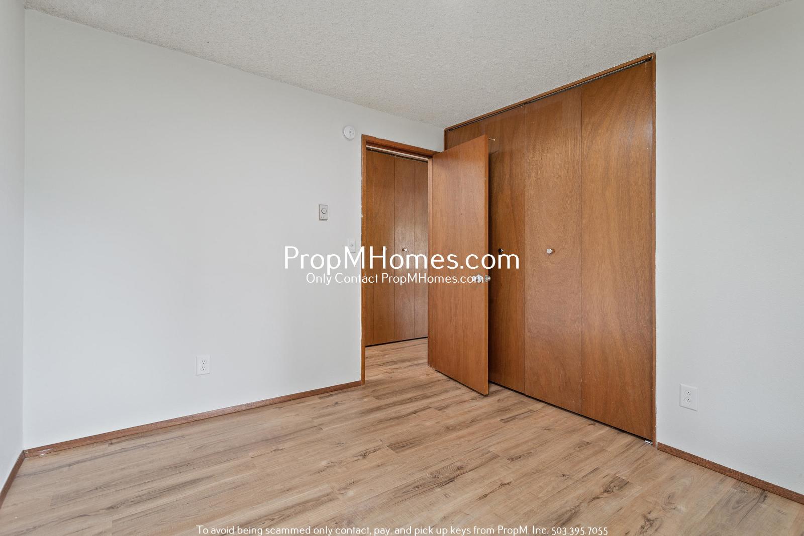Updated 3 Bedroom Home in Aloha - Large Fenced Yard! property image