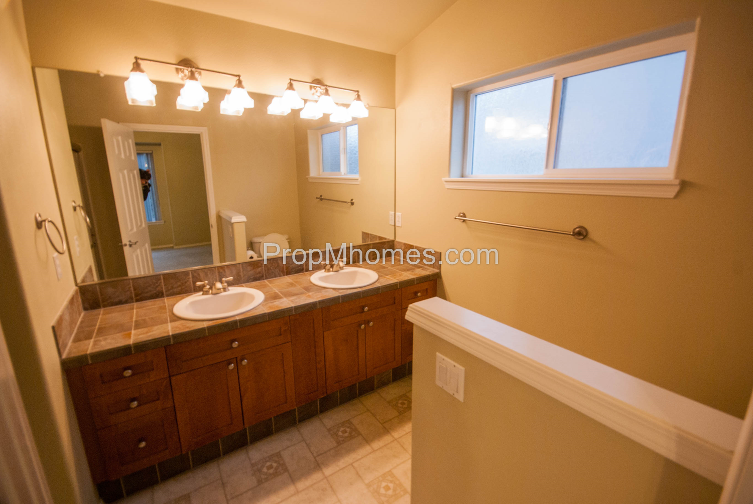 Spacious Three Bedroom, Three Bath Townhouse w/ Attached Garage property image