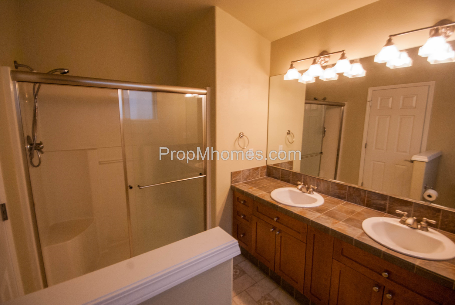 Spacious Three Bedroom, Three Bath Townhouse w/ Attached Garage property image