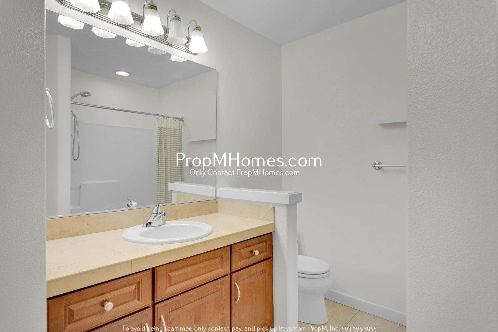 Light & Bright Three Bedroom Townhome in Sexton Mountain! property image