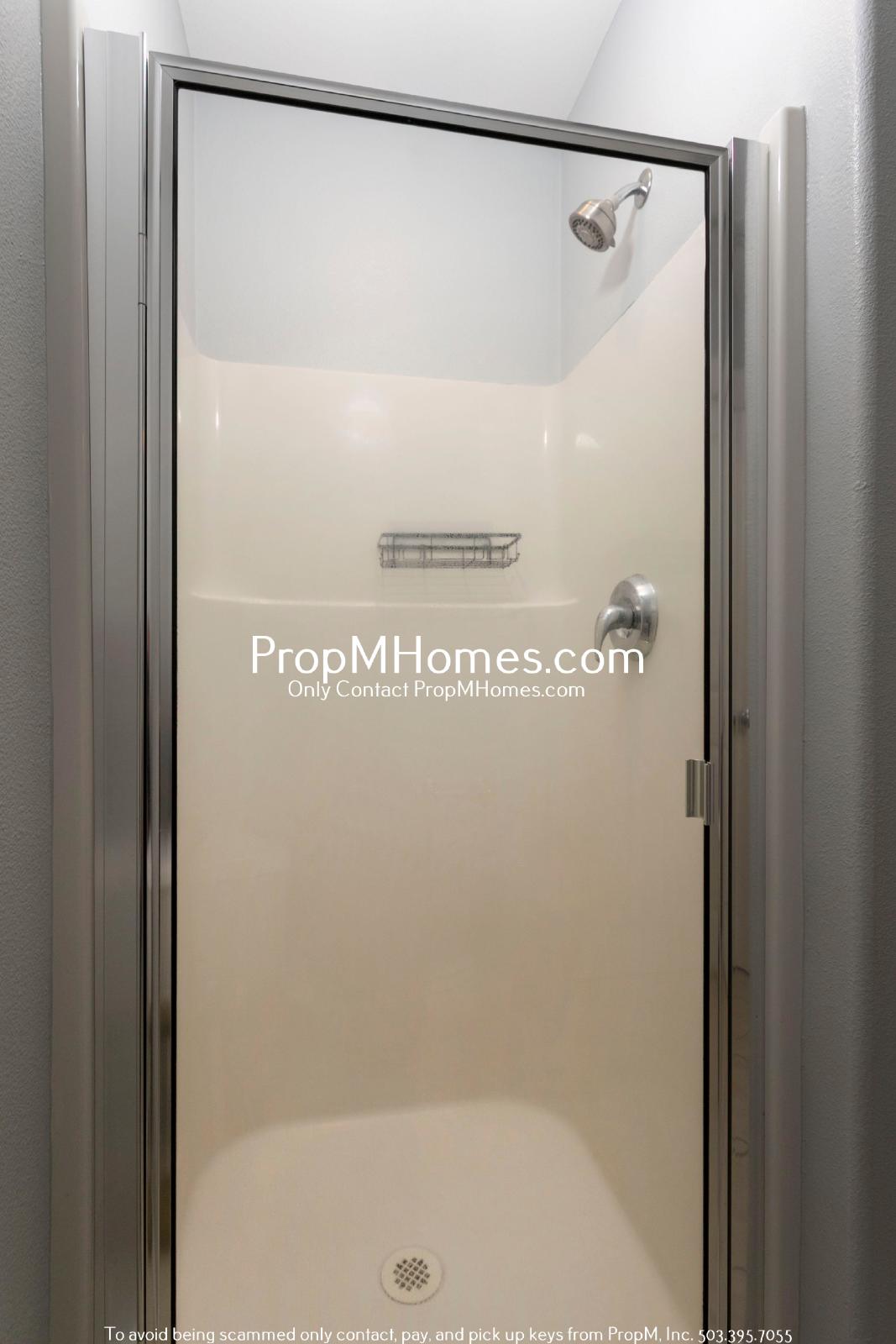 Light & Bright Three Bedroom Townhome in Sexton Mountain! property image