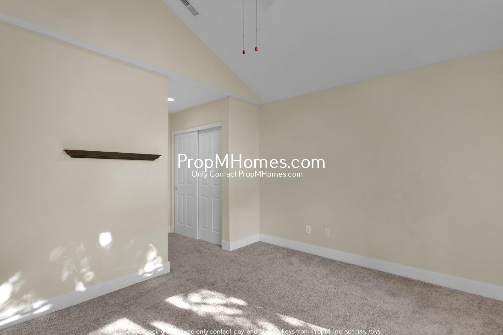 Light & Bright Three Bedroom Townhome in Sexton Mountain! property image