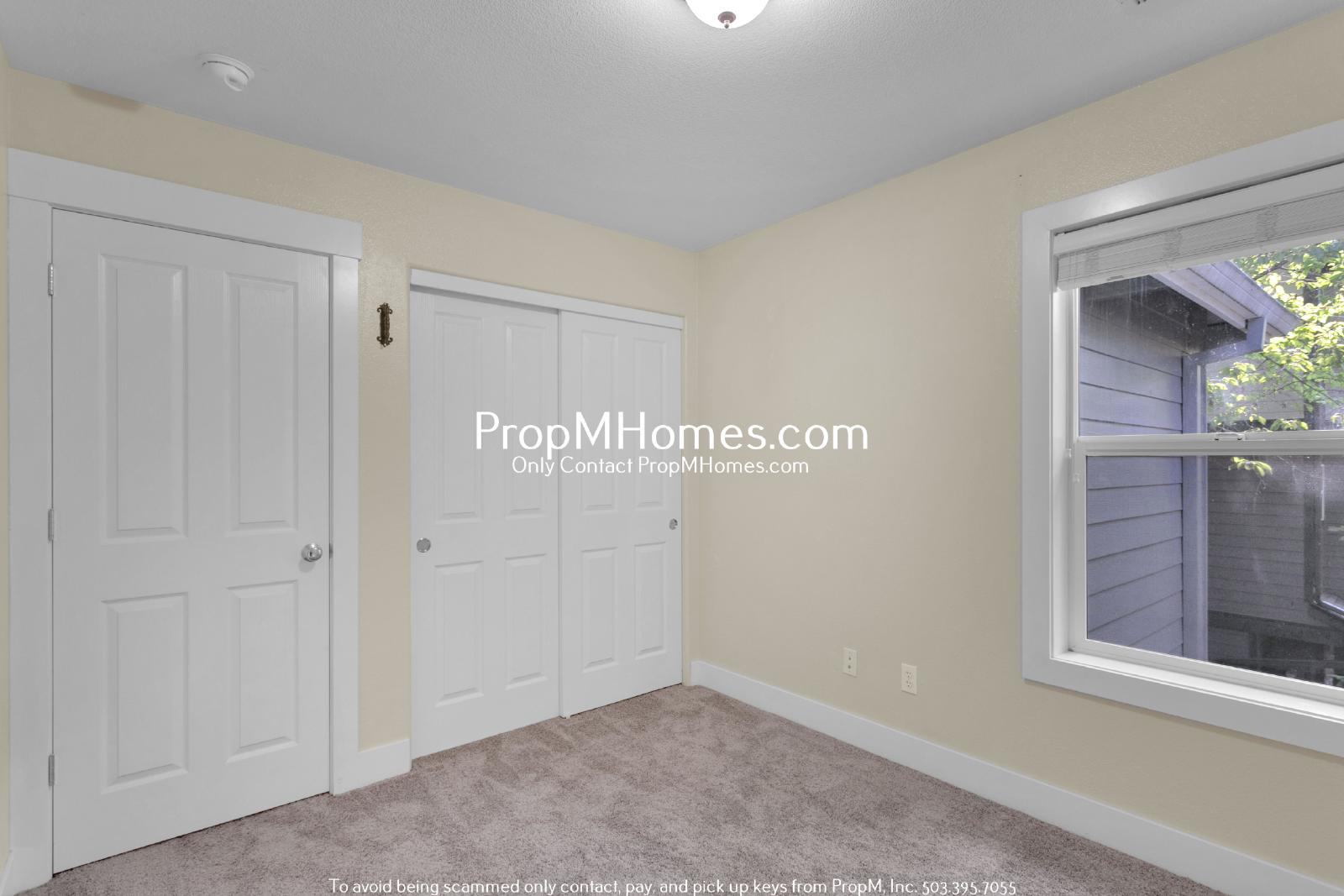 Light & Bright Three Bedroom Townhome in Sexton Mountain! property image