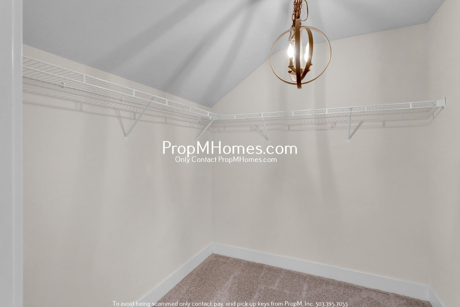 Light & Bright Three Bedroom Townhome in Sexton Mountain! property image