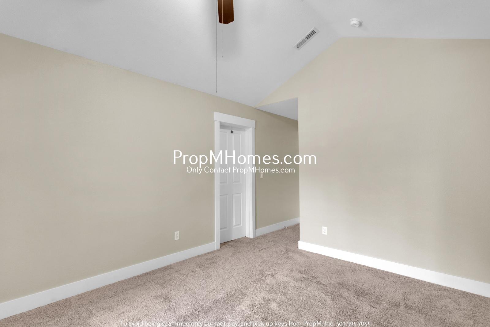 Light & Bright Three Bedroom Townhome in Sexton Mountain! property image