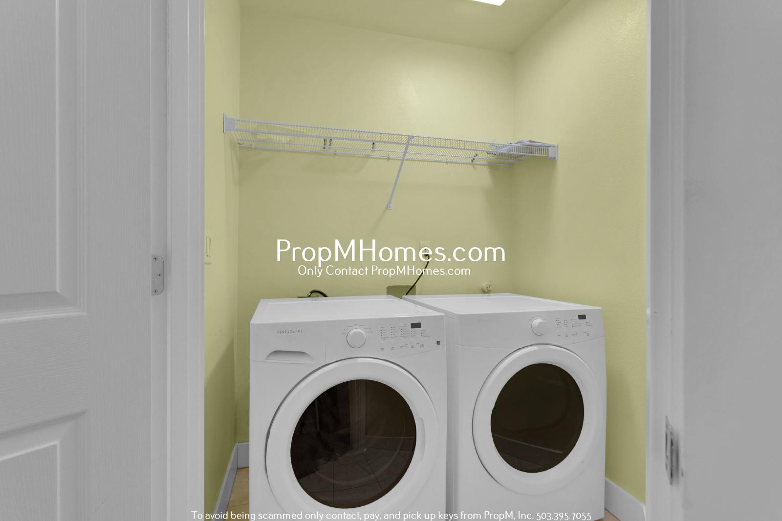 Light & Bright Three Bedroom Townhome in Sexton Mountain! property image