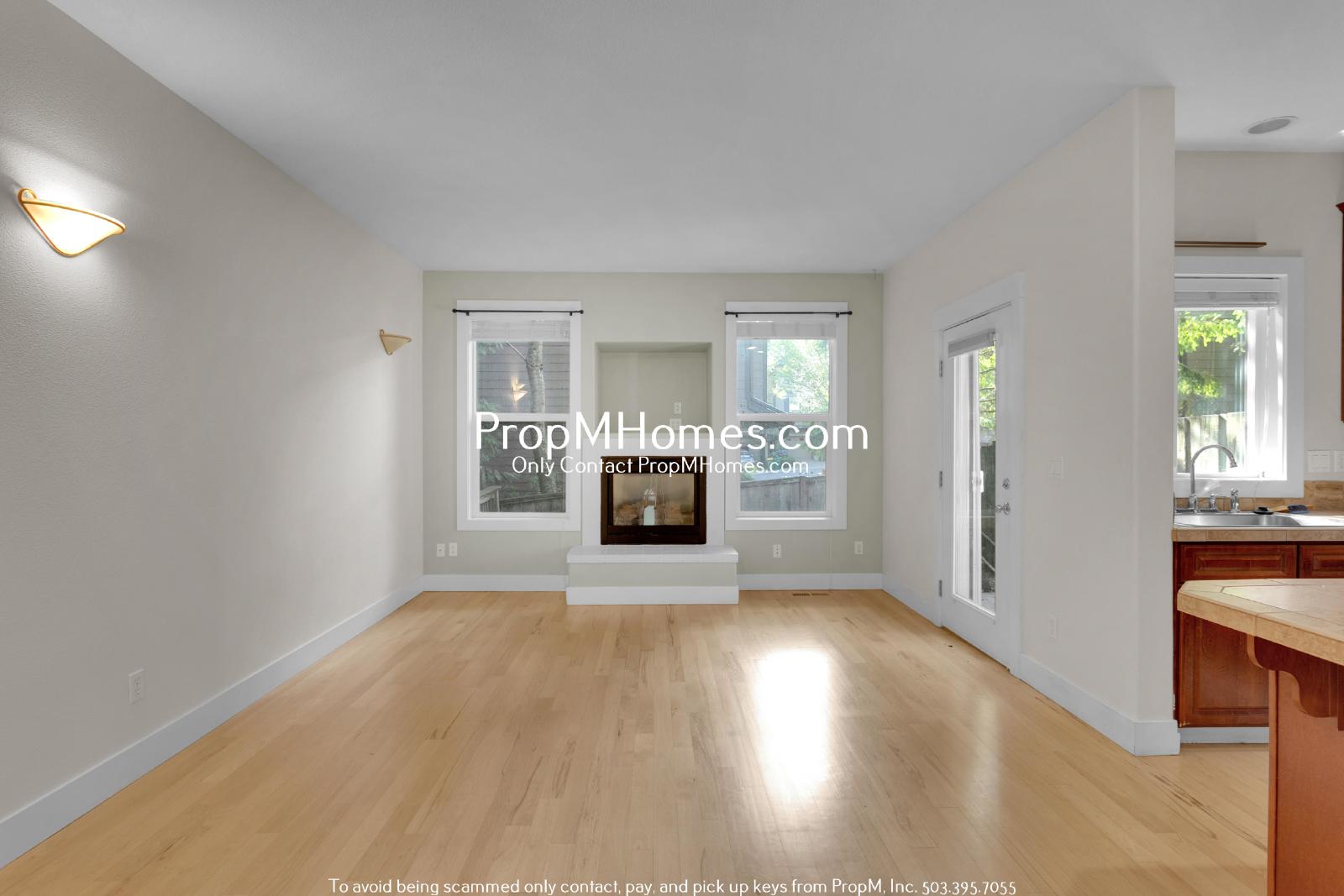 Light & Bright Three Bedroom Townhome in Sexton Mountain! property image