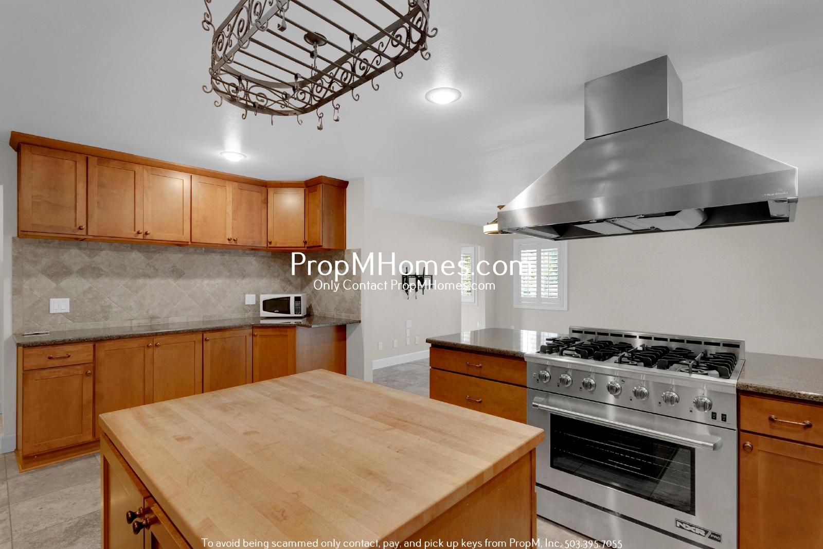 Stylish Updated Four Bedroom Home in Beaverton - DEPOSIT SPECIAL property image