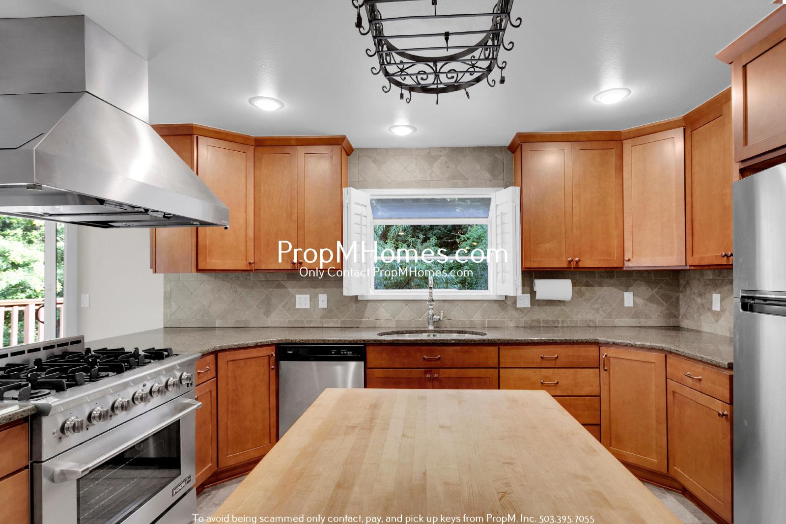 Stylish Updated Four Bedroom Home in Beaverton - DEPOSIT SPECIAL property image