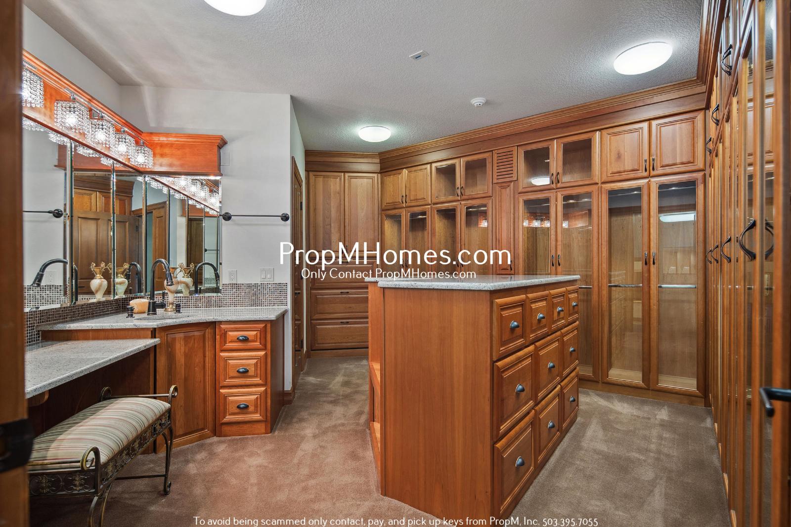 Your Sky High Sanctuary Awaits - 6 Bedroom Home in Happy Valley! property image